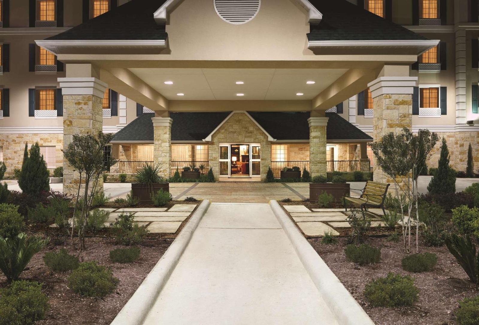 Country Inn & Suites by Radisson San Marcos TX Main image 1